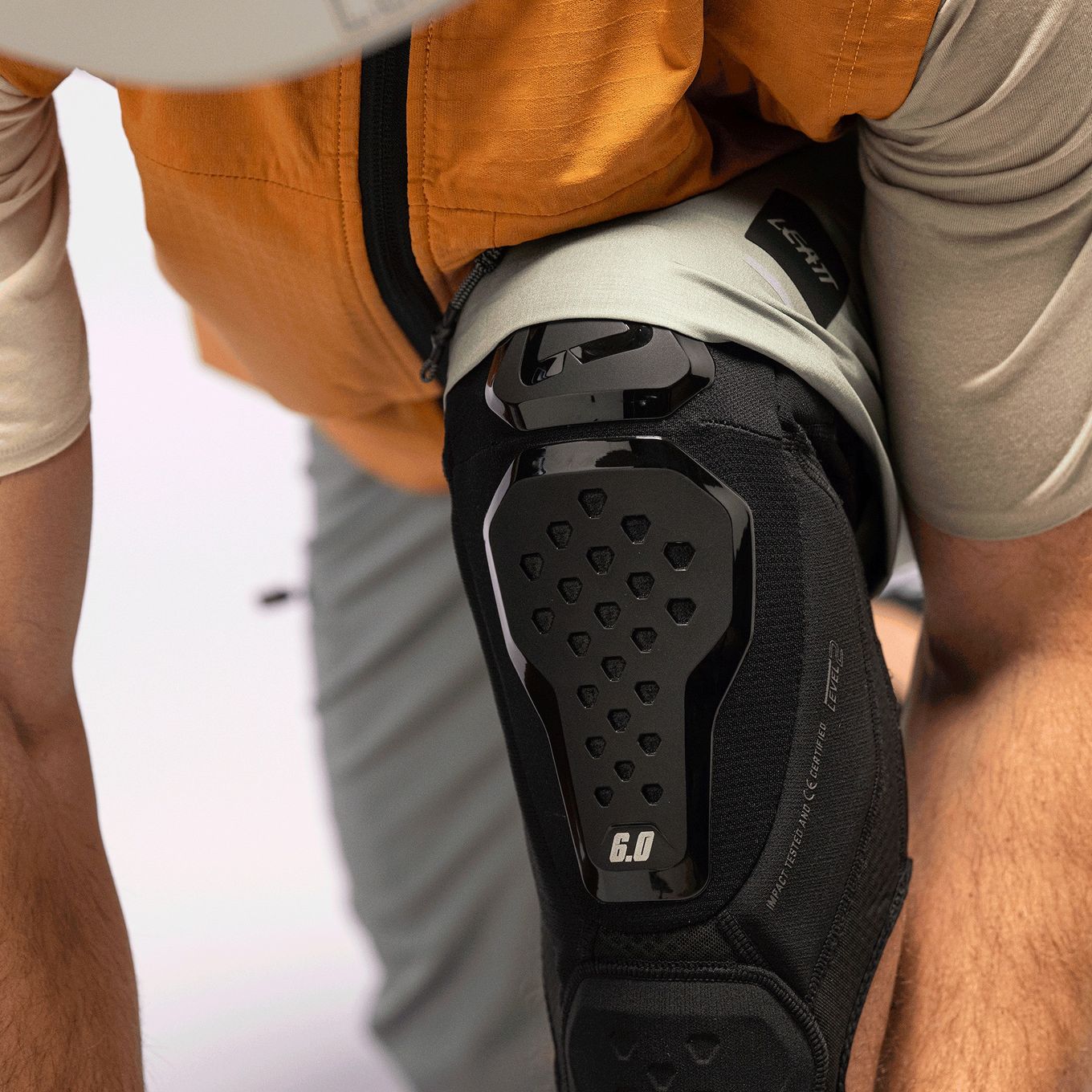 Leatt 6.0 Evo EXT Knee and Shin Pads Black | Alltricks.com