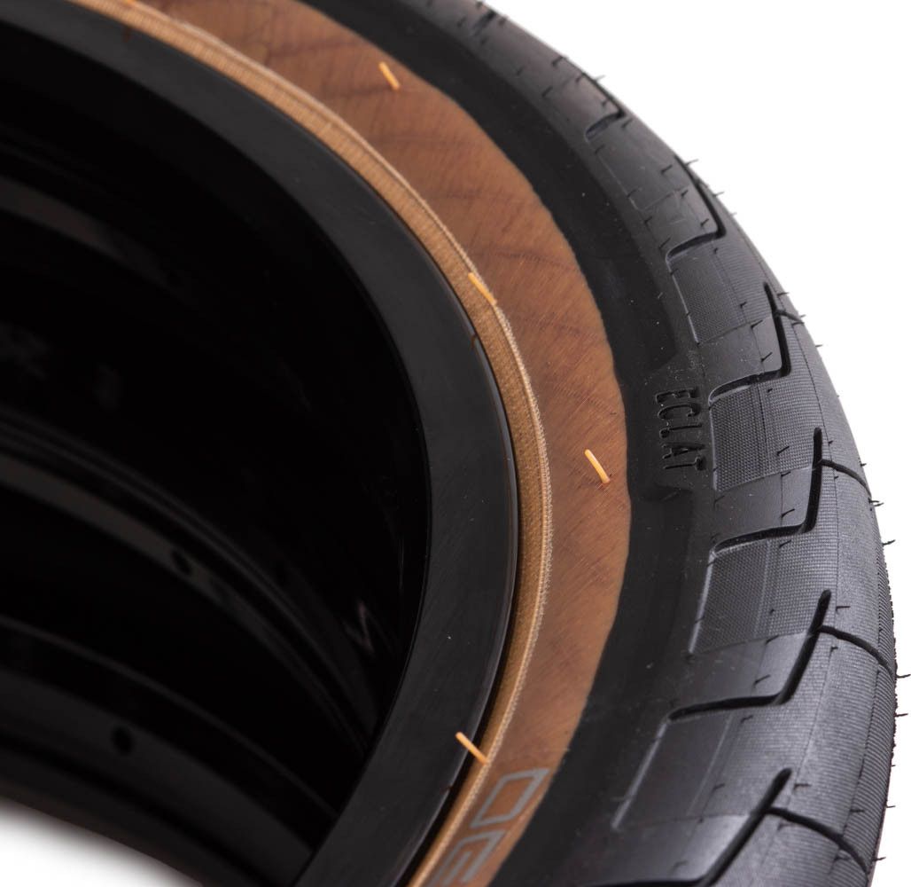 BMX Eclat Decoder Tire 20 '' x 2.4 '' 120 PSI