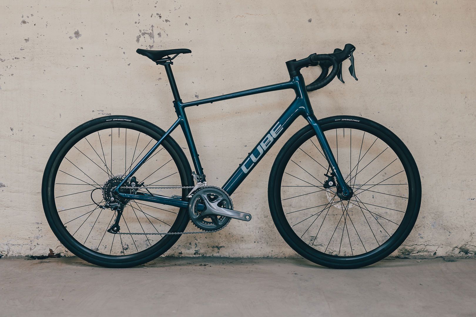 Cube Attain Pro Road Bike Shimano Claris 8S 700 mm Nautica Blue