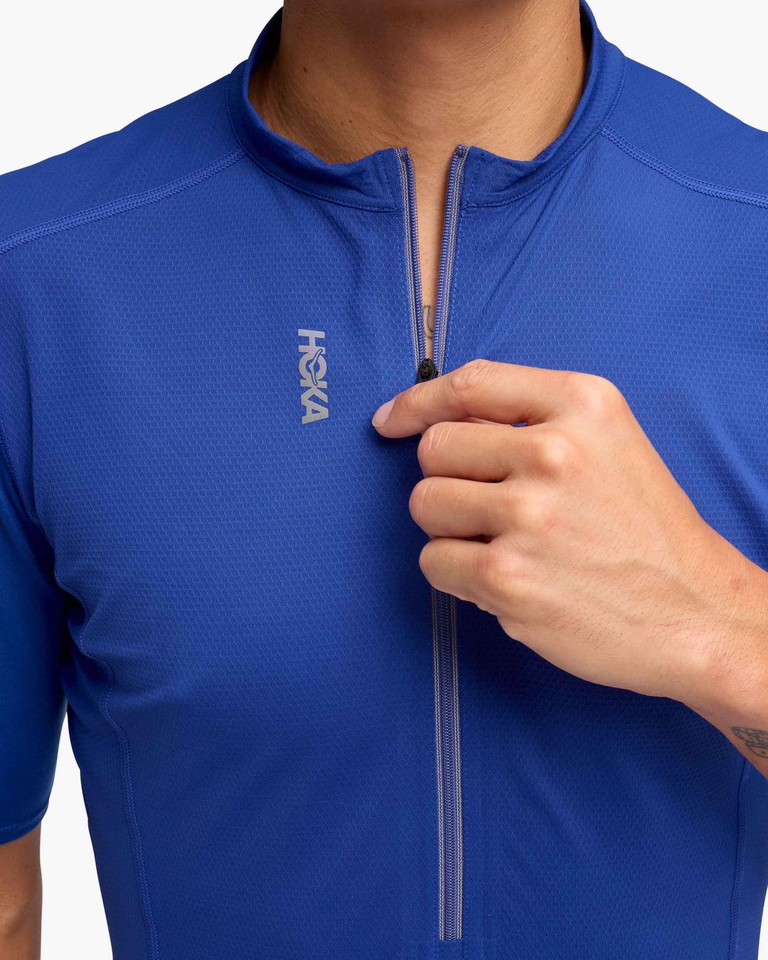 Men's blue Hoka SkyBreeze 1/2 zip short-sleeve jersey | Alltricks.com