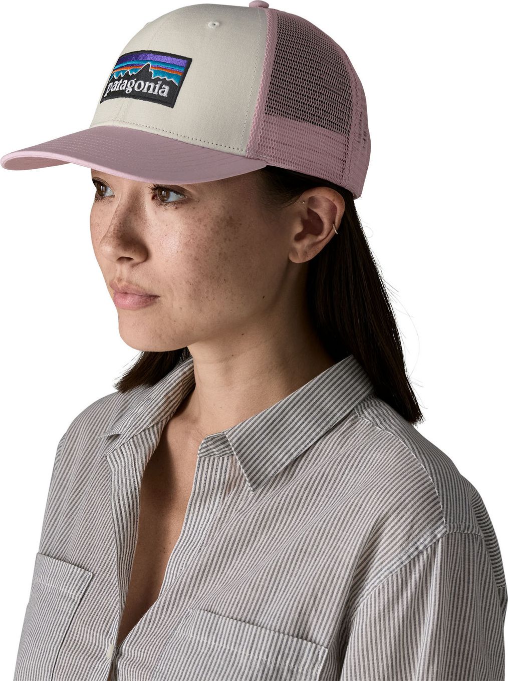Patagonia P-6 Logo Trucker Cap Pink | Alltricks.com