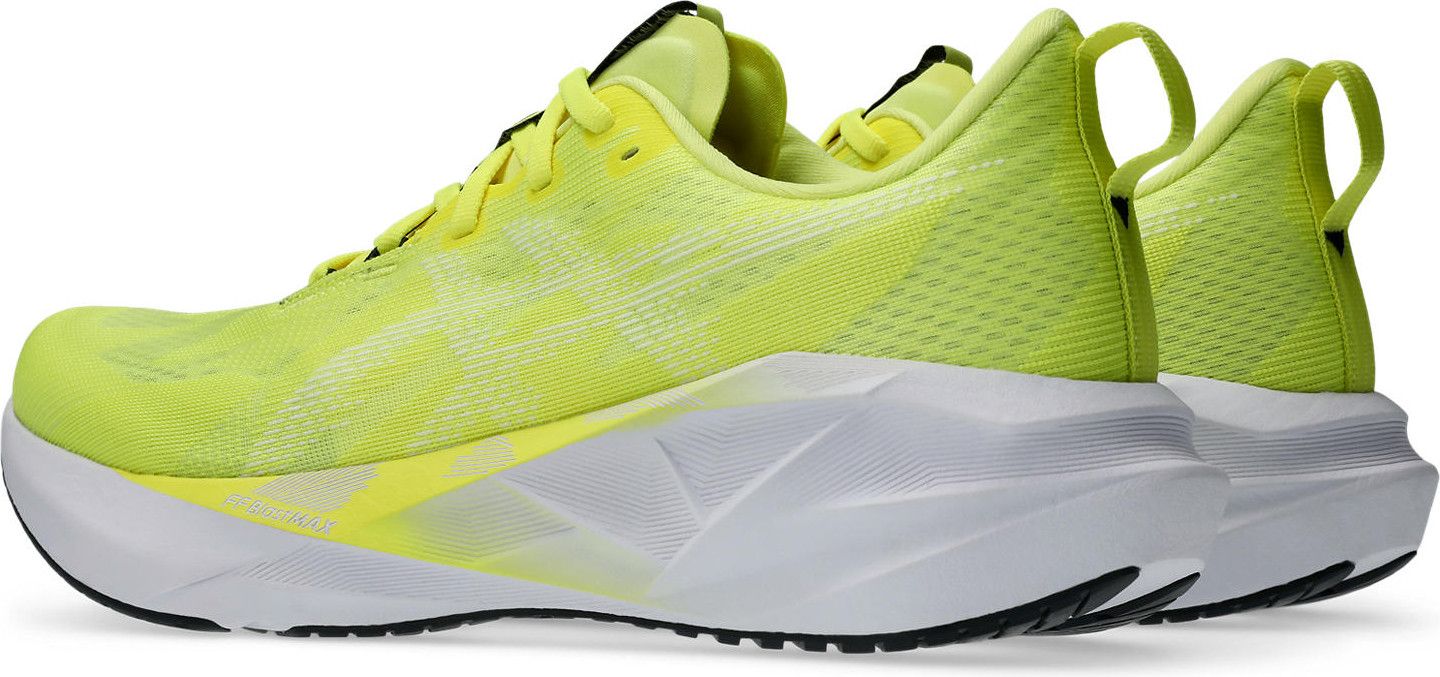 Asics Novablast 5 in action