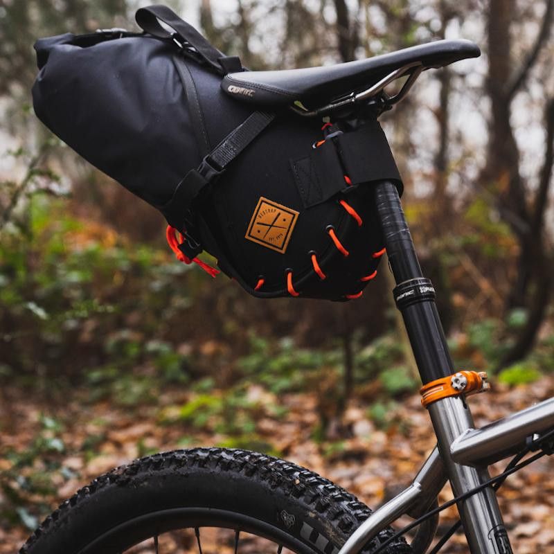 Restrap Saddle Bag 8L Black Orange | Alltricks.com