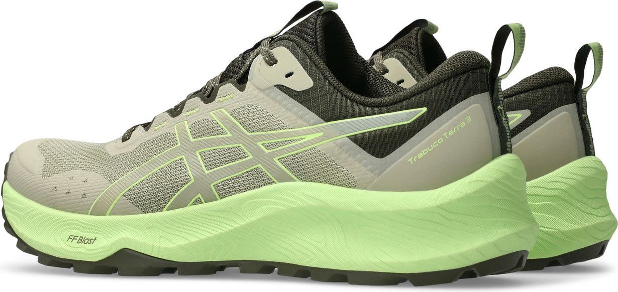 Asics Trabuco Terra 3 in situazione di trail