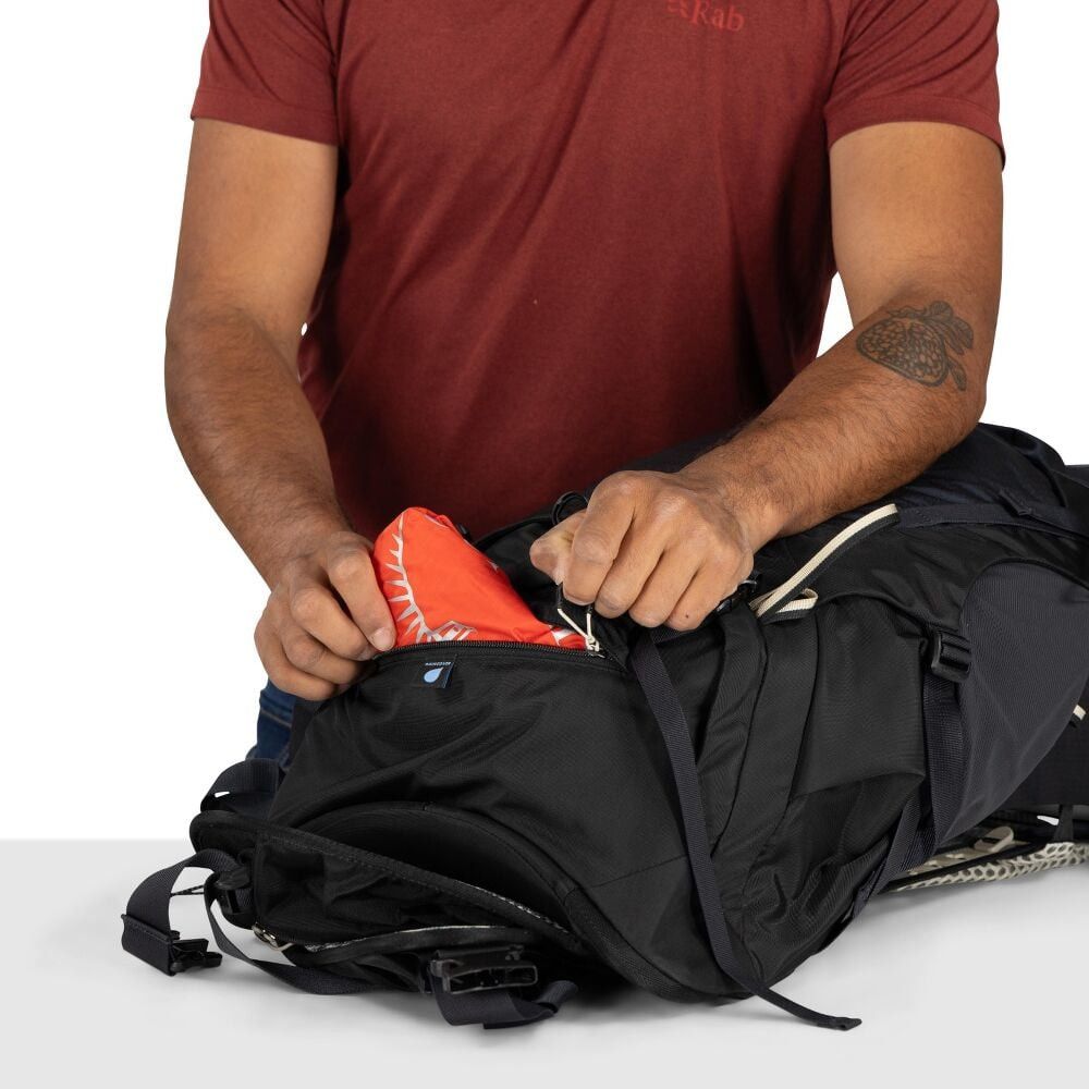 osprey backpack 36l | Transporter Travel Pack 36 | Carry-on Travel Gravity suspension system provides excellent ventilation through a tensioned mesh back panel that lifts the backpack away from the body Transporter™ 36L Travel Carry-On Backpack