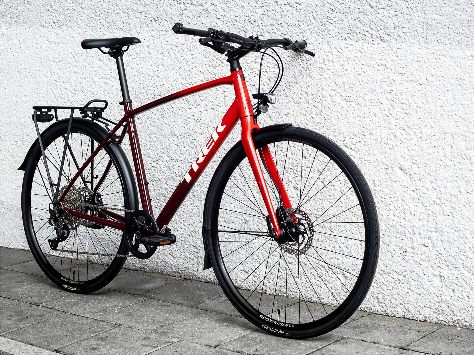 Trek FX 3 Disc Equipped City Bike Shimano Deore 10S 700mm Red Viper 2023 Alltricks