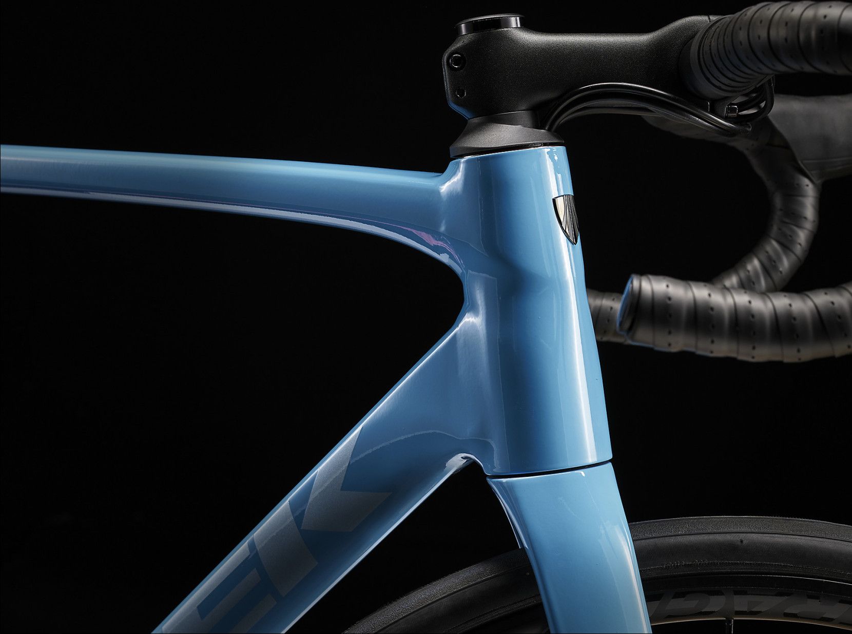 Trek Émonda ALR 5 Shimano 105 11V 700 mm Road Bike Blue / Coral