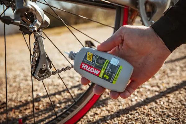 Dynamic Dry Lube 100 Ml - Huile Chaîne Vélo Haute Performance Pour Conditions Sèches - Vélos Route, Électriques & VTT