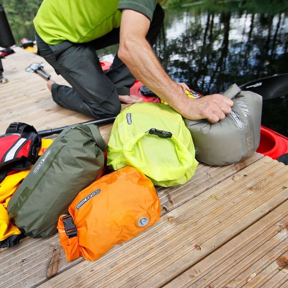 Dry bag with valve shop