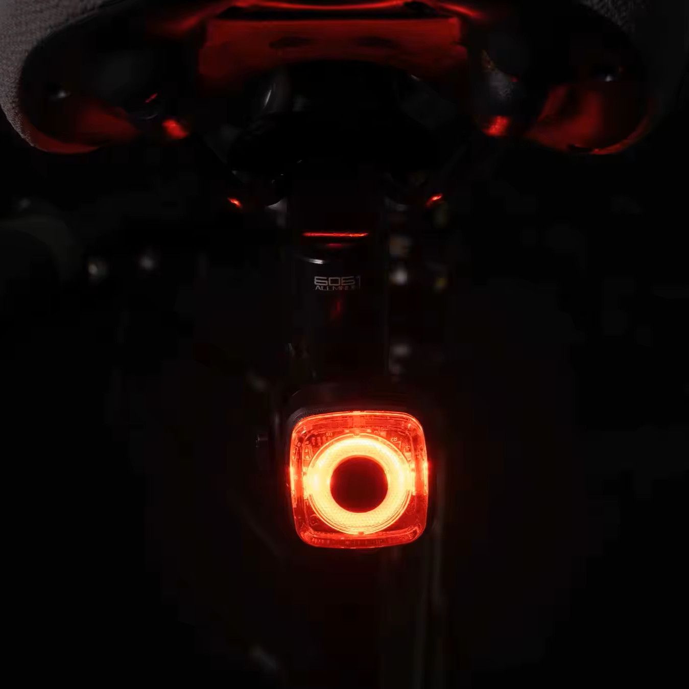Feu Avant Vélo ETC F100 – 100 Lumens, LED, Noir, Neuf Sous Boîte (ELA5110)