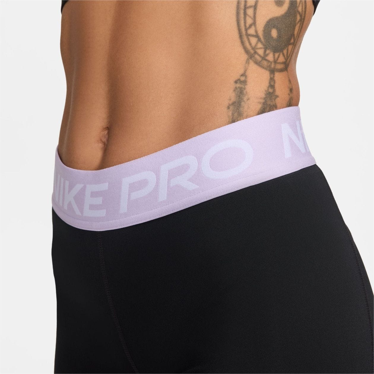 Nike Pro Shorts 8cm Zwart Wit Dames | Alltricks.nl