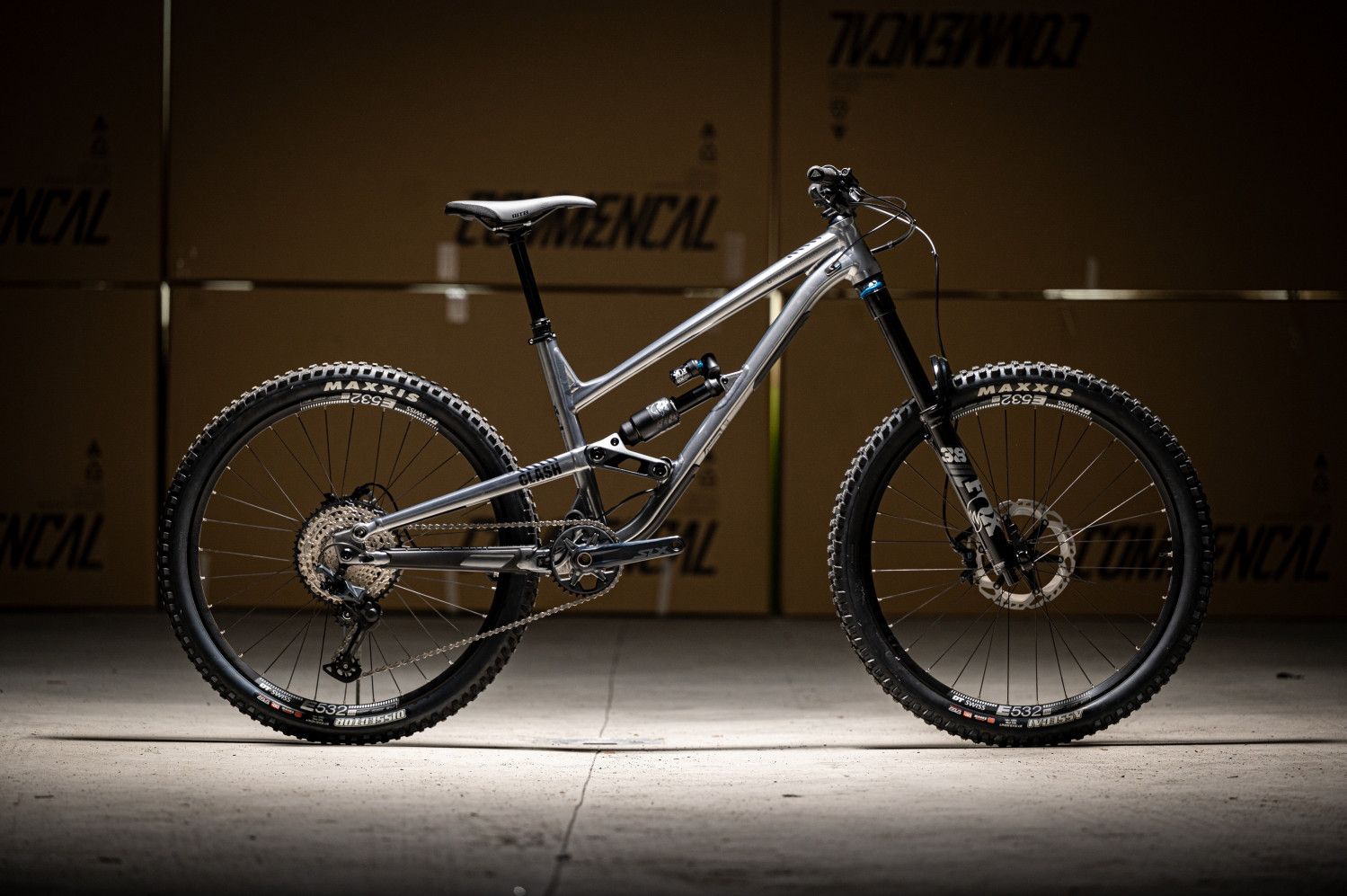 Commencal Clash Essential '' Full Suspension MTB