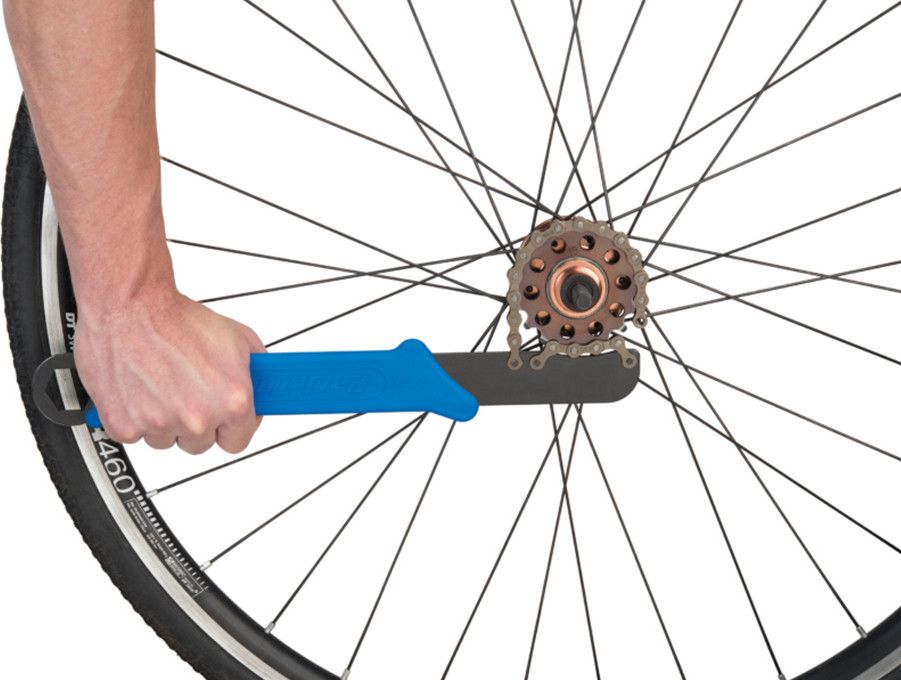 Fixed gear tool outlet