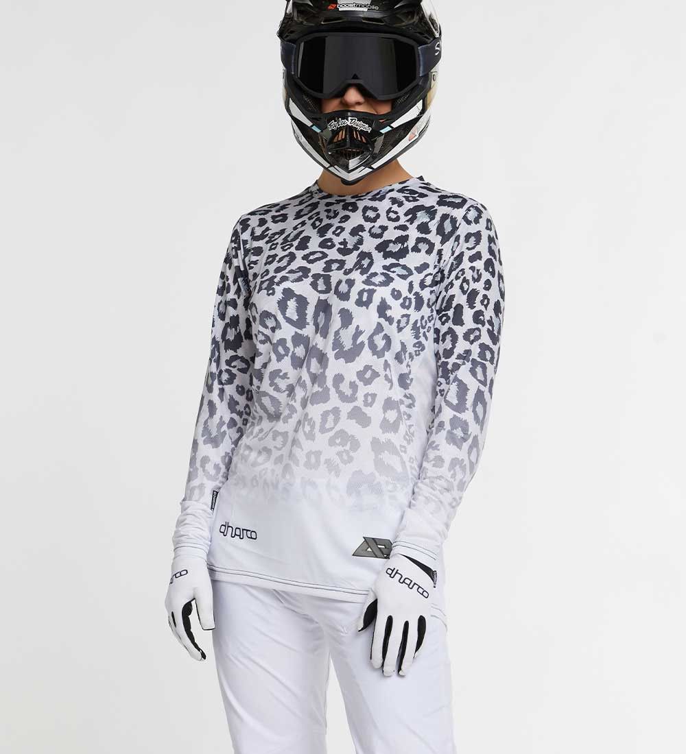 Koroshi Maglietta Donna Con Stampa Leopardo Glitterata – Girocollo Bianco In Cotone – Casual Chic