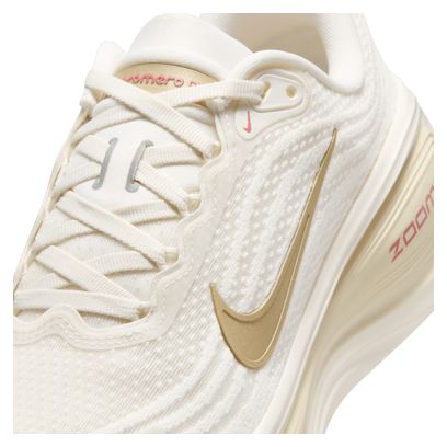 Nike Vomero Plus Women's Running Shoes in Beige/Gold