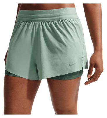 Pantaloncini 2 in 1 Nike Swift da donna, verde