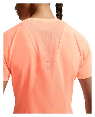 Camiseta de manga corta Nike Swift naranja para mujer