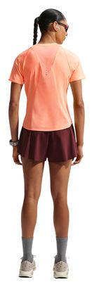 Camiseta de manga corta Nike Swift naranja para mujer