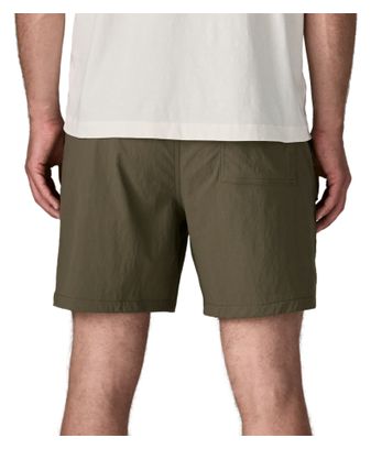 Pantalones cortos Patagonia Outdoor Everyday 6 in. Verde Hombre