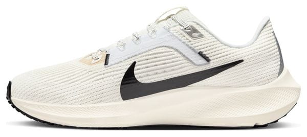 Zapatillas Nike Air <strong>Zoom Pegasus 40 Beige</strong> Negro Mujer