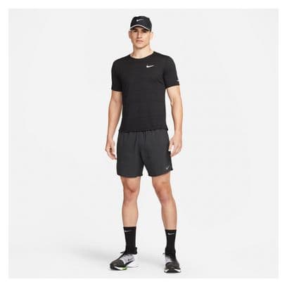 Nike Dri-Fit Stride Shorts Schwarz