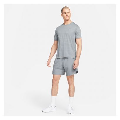 Pantaloncini Nike Dri-Fit Stride grigi