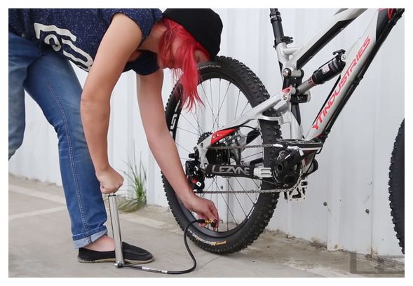 Lezyne MICRO FLOOR DRIVE HPG - Pompe à main compacte