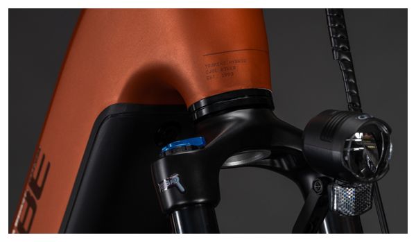 VTC Électrique Cube Touring Hybrid Comfort SLX 800 Easy Entry Shimano Nexus 5V Courroie 800 Wh 700 mm Rouge Orange Chilli 2026