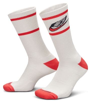 2 pairs of Nike Everyday Plus Cush Crew White Red Socks