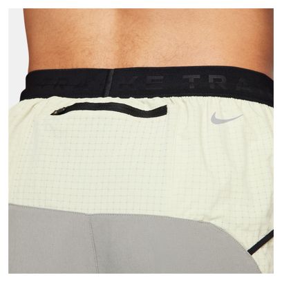 Nike Dri-Fit Trail Second Sunrise 18cm Gris Khaki Shorts