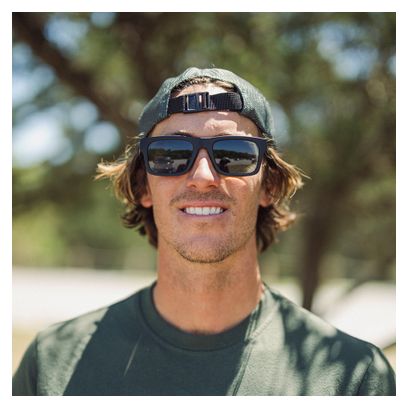 Smith Strand Sunglasses: Matte Black / ChromaPop Black
