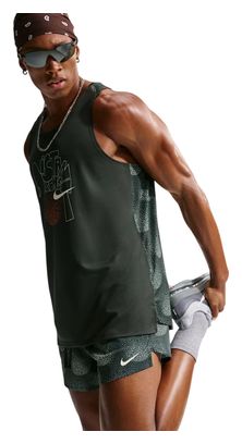 Pantalones cortos Nike Stride Distant Dreams verdes para hombre