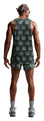 Pantalones cortos Nike Stride Distant Dreams verdes para hombre