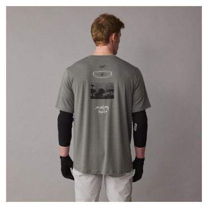 ION Ionic Unisex Short-Sleeve Shirt, Gray