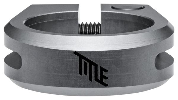 Title Gray Saddle Collar