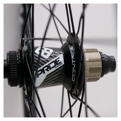 Paire de Roues Carbone Pride Gravity Gloss Expert Disc 28H Noir