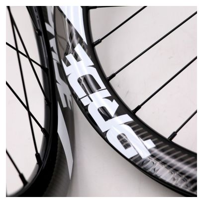 Kit rayons de roues 18’’ chromés Kite avec têtes de rayons rouges