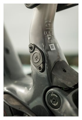 VTT Électrique Tout-Suspendu Lapierre Overvolt AM CF 10.8 Shimano 12V 800Wh Bosch 120 Nm MX (29/27.5'') Blanc/Gris2026