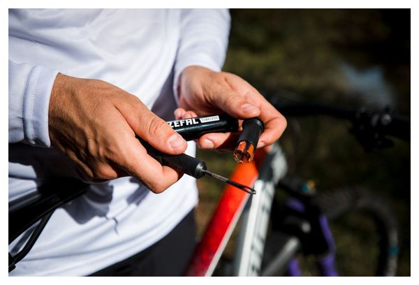 Kit di riparazione Tubeless Zefal con clip di montaggio
