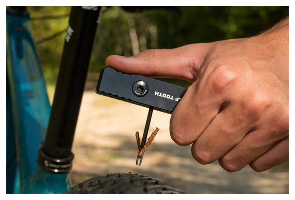 Wolf Tooth 8-Bit Kettingbreker + Universeel Mes Multi-Tool (4 Functies) Zwart