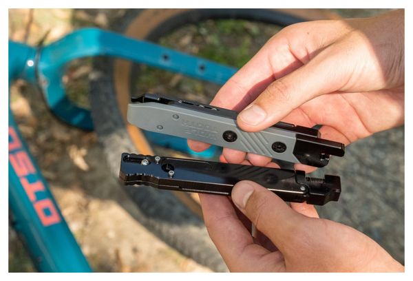 Wolf Tooth 8-Bit Kettingbreker + Universeel Mes Multi-Tool (4 Functies) Zwart