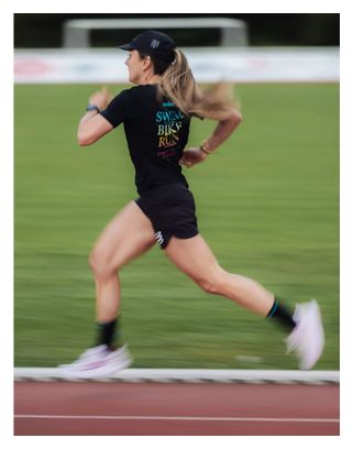 Camiseta Compressport Training Ironman 2026 negra para mujer