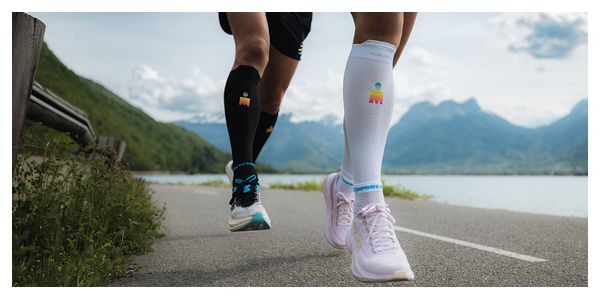 Ghette a compressione Compressport R2 Oxygen Ironman 2026 bianche