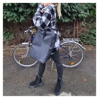 Sacoche de vélo simple 15 à 20 litres avec bandoulière noire réfléchissante imperméable