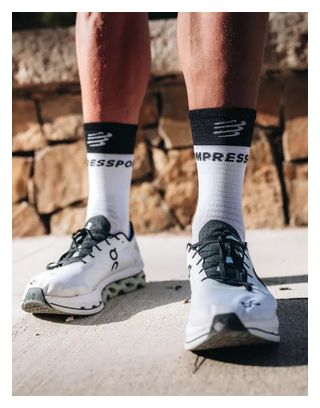 Compressport Mid Compression Socks V2.0 White/Black
