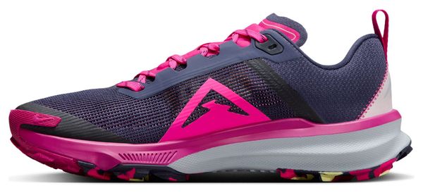 Zapatillas Trail <strong>Running Nike React Terra Kiger 9 Rosa Azul</strong> Mujer