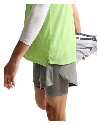 Pantaloncini 2 in 1 Nike Stride 5in Grigi da uomo