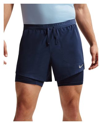 Pantaloncini 2 in 1 Nike Stride 5in blu da uomo
