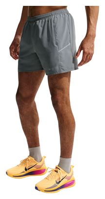 Pantaloncini Nike Miler 5in grigi da uomo