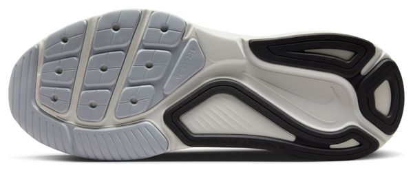 Nike Structure 26 Running Shoes, White/Red, Men's